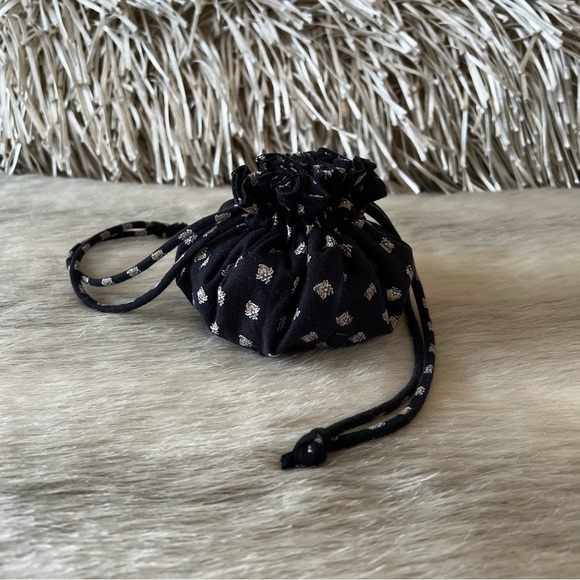 Vintage VERA BRADLEY Classic Black Y 2 K Drawstring Jewlery Case 2002 Red Floral - Picture 1 of 10